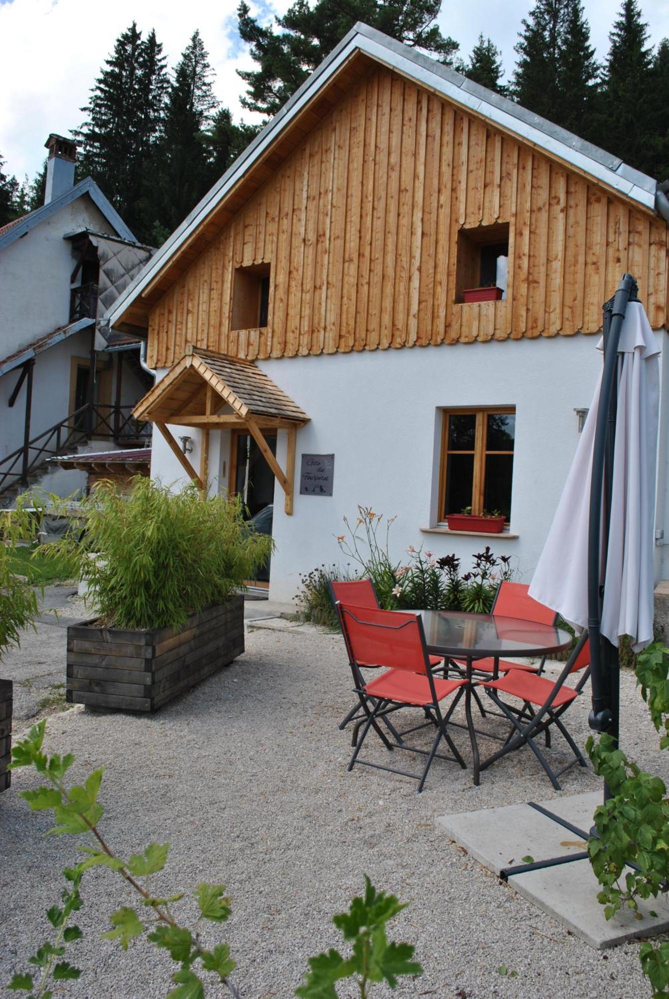 Gite Du Fourperet-Parc Naturel Du Haut-Jura Longevilles-Mont-dʼOr 外观 照片