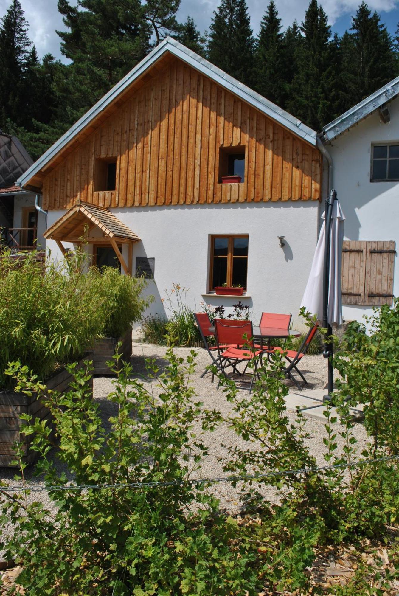 Gite Du Fourperet-Parc Naturel Du Haut-Jura Longevilles-Mont-dʼOr 外观 照片